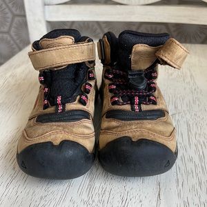 Little Kid’s Hiking Boots Size 10